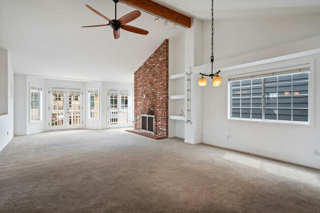 Building Photo - 459 35th St