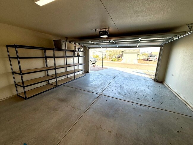 Building Photo - Great 4 Bedroom Home with Drive Through Side Gate! *HOME IS CURRENTLY OCCUPIED, PLEASE DO NOT DIS...