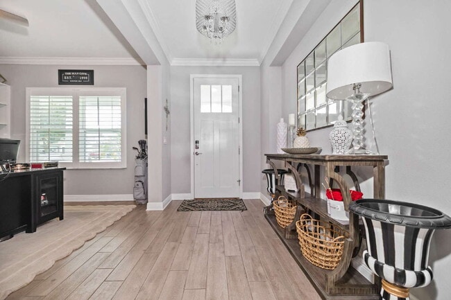 Building Photo - "Devonshire Model 5-Bedroom Retreat with 3...