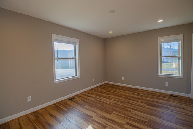 Building Photo - 218 Ava Wy