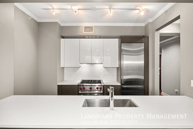 Building Photo - 1201 S Prairie Ave