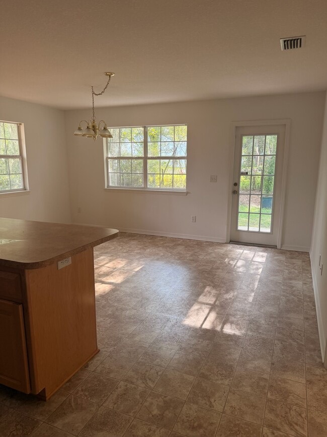 Building Photo - Bradford Duplex
