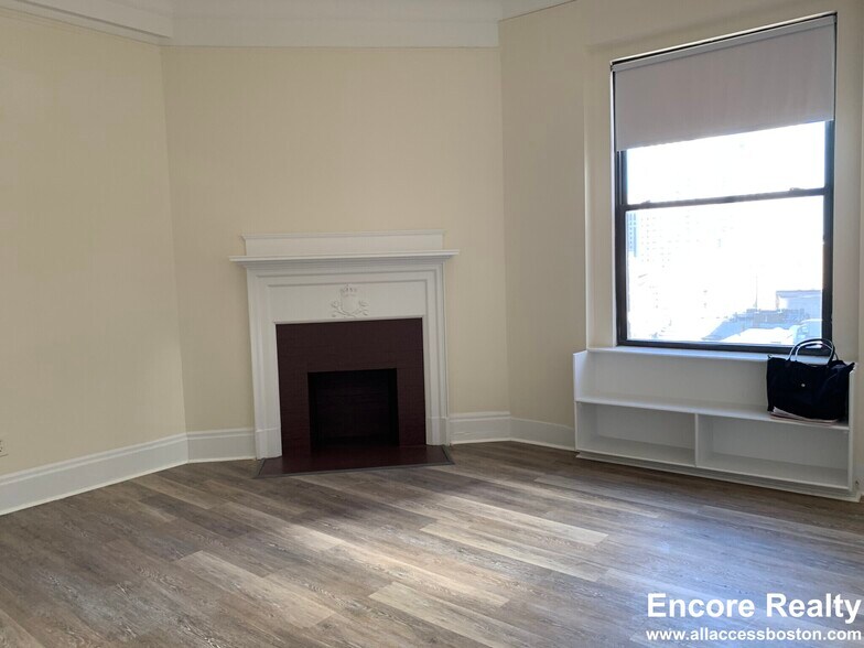 Building Photo - 62 Boylston St