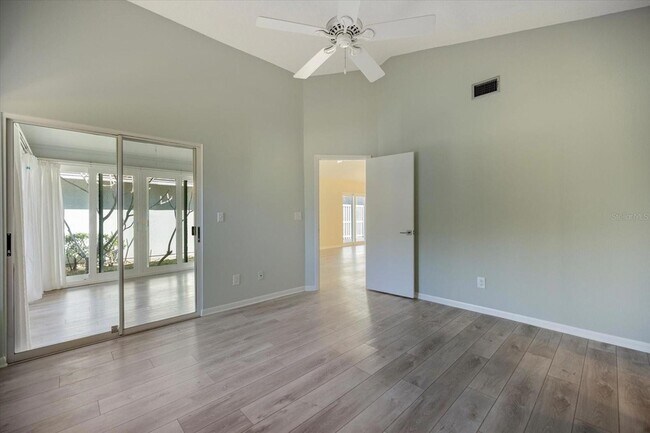 Building Photo - 856 Chatham Dr