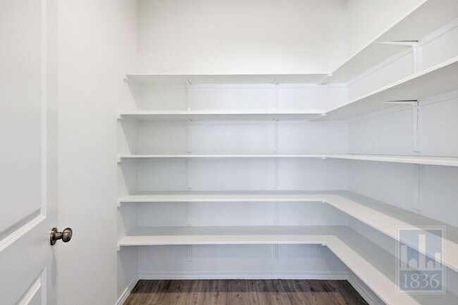 Building Photo - 106 Arbordale St