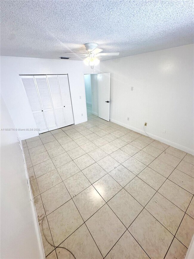 Building Photo - 1130 W 37th St