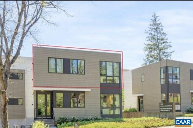 Building Photo - 1130 E High St