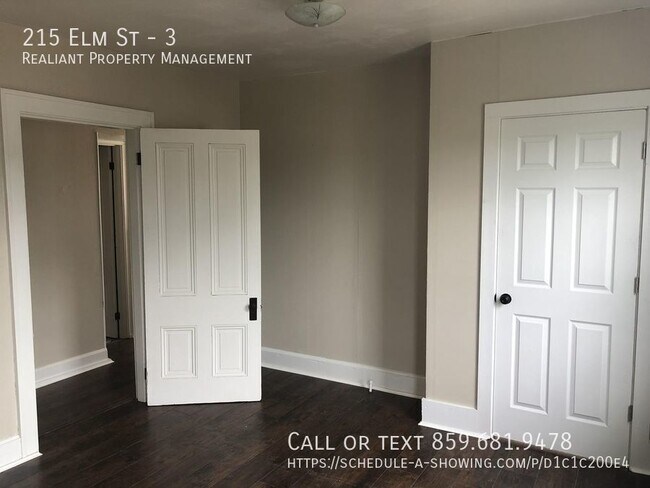 Building Photo - 215 Elm St