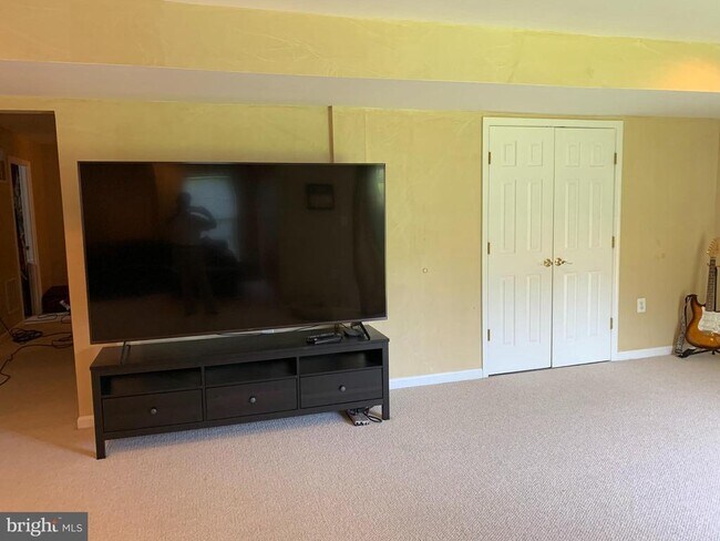 Building Photo - 17090 Anns Brook Ct