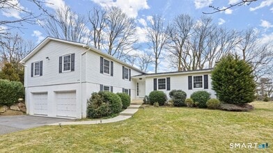 Building Photo - 519 E Putnam Ave