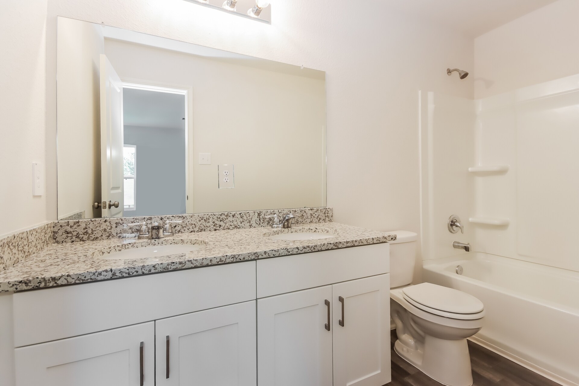 Building Photo - 266 Bluebonnet