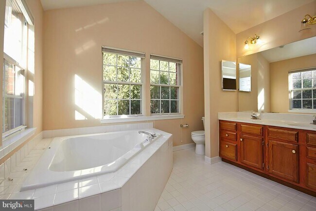 Building Photo - 1426 Park Garden Ln
