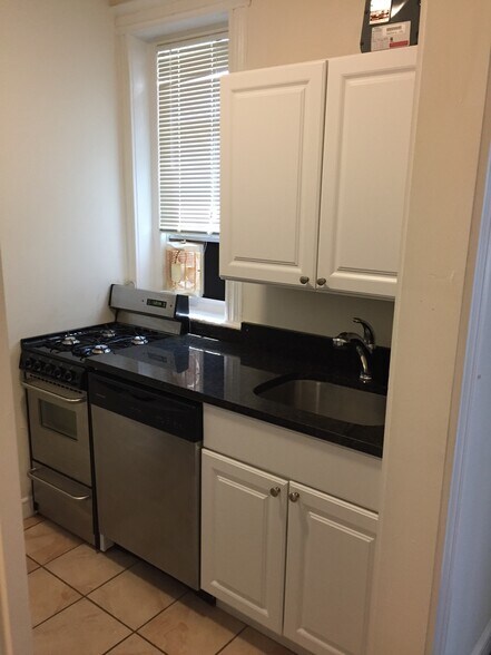 Building Photo - 74 Brainerd Rd