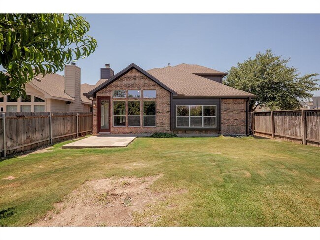 Building Photo - 13925 Fallsprings Way