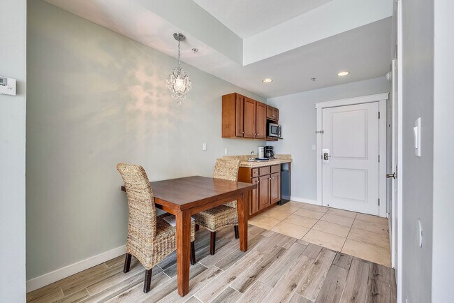 Building Photo - 15100 Front Beach Rd