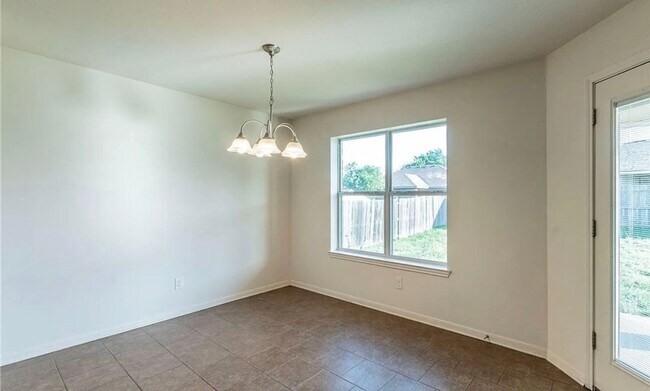 Building Photo - Beautiful / Spacious / 3 Bed Home in Killeen