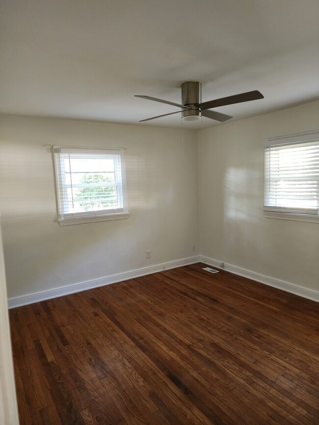 Building Photo - 8234 Redwood Cir