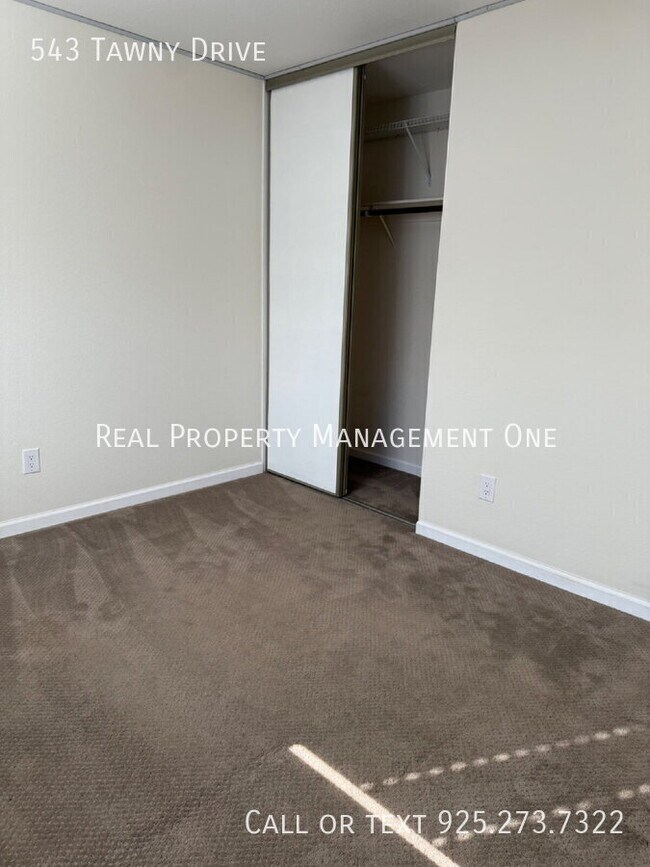 Building Photo - 543 Tawny Dr