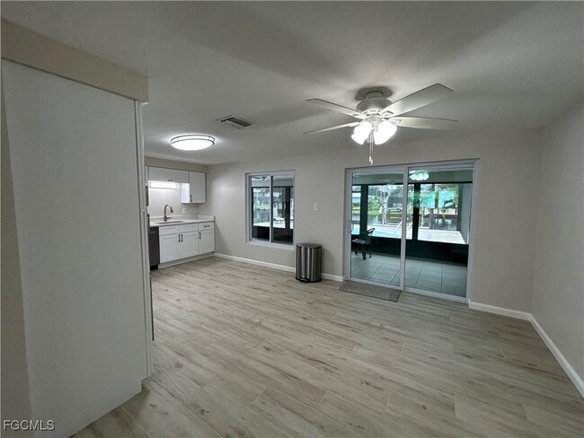 Building Photo - 6128 Cocos Dr
