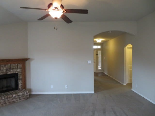 Building Photo - Nice Home on the Loop