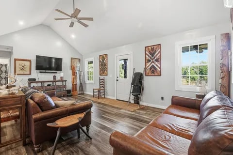 Building Photo - 145 S Lovers Ln