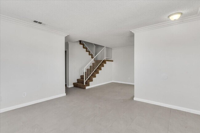 Building Photo - Spacious 2-Bedroom Townhome in Hesperia, CA!