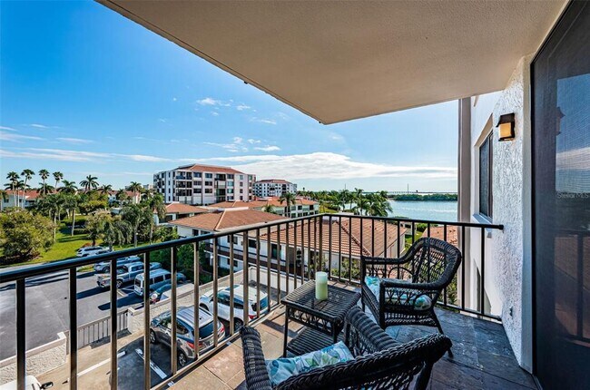 Building Photo - 6295 Bahia Del Mar Cir