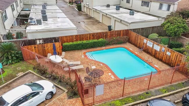 Building Photo - 1920 Augusta Dr