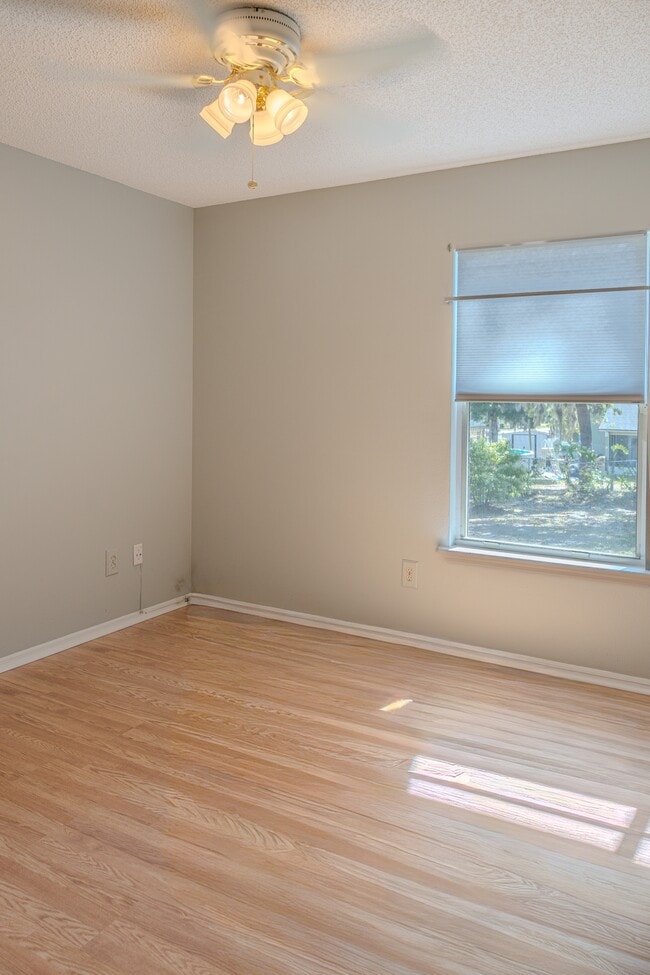 Building Photo - 1011 Shayler Ave