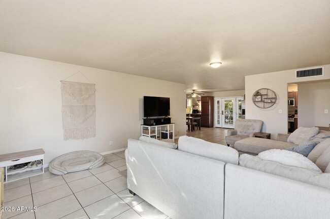 Building Photo - 2352 E Delgado St