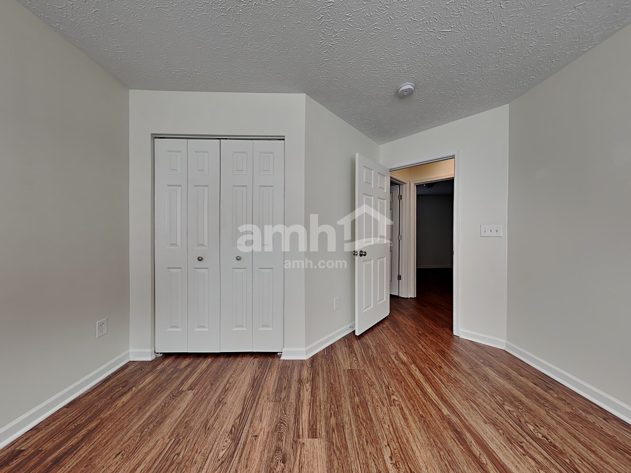 Building Photo - 922 Whispering Pine Way