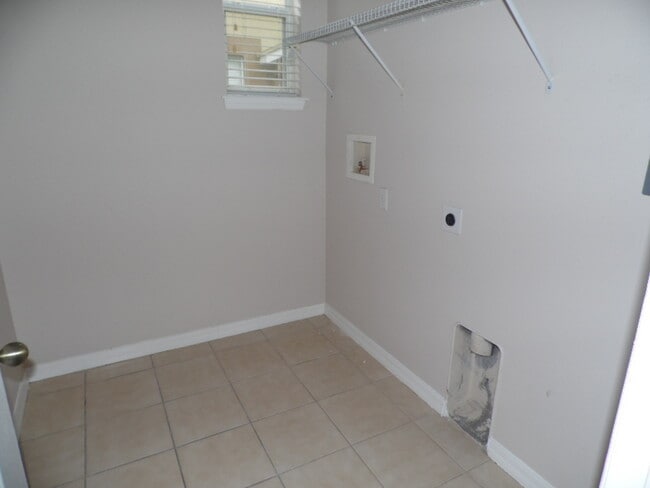 Building Photo - 4005 Pemberly Pines Cir
