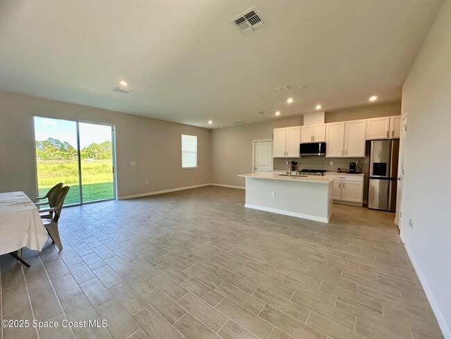 Building Photo - 1326 Seeley Cir NW