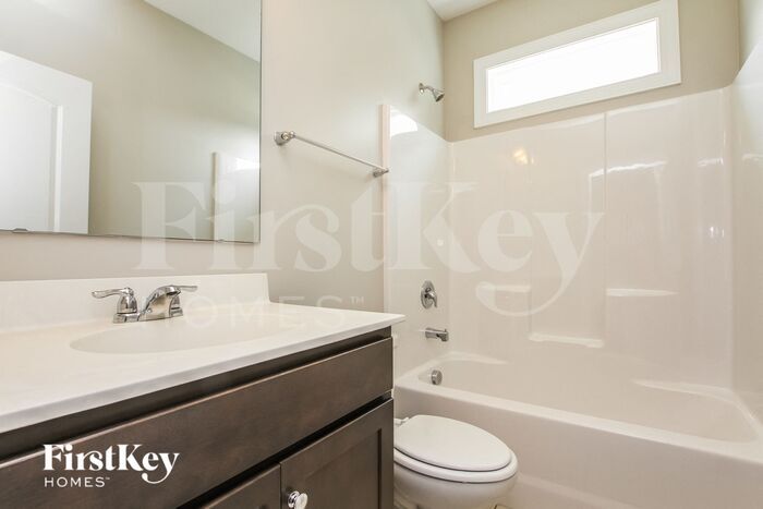Building Photo - 206 Paradise Hills Cir