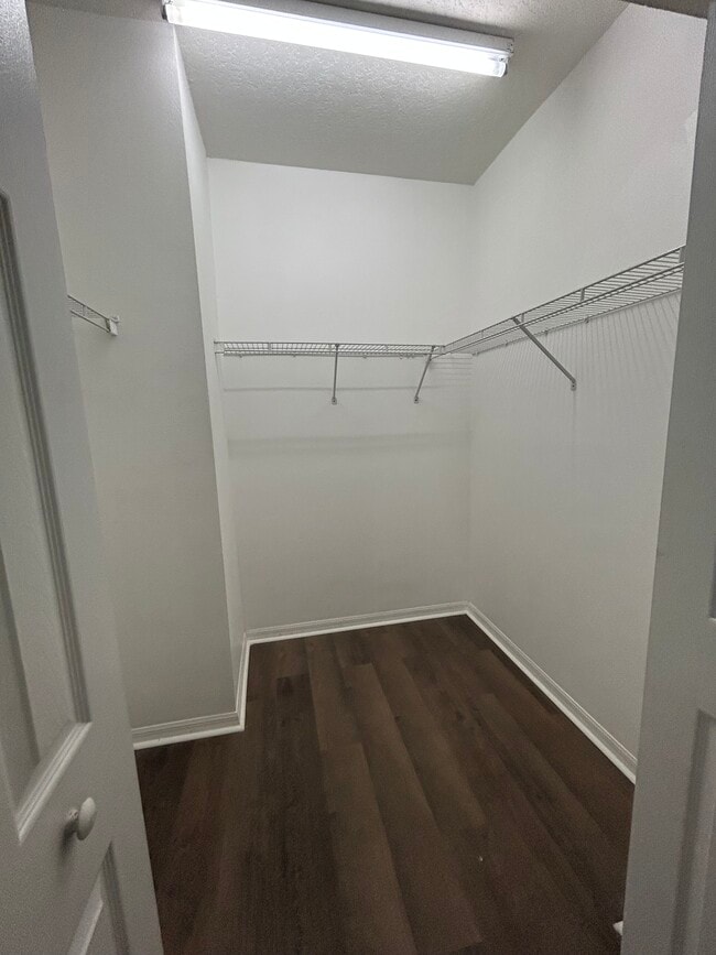 Building Photo - 1752 Cambridge Village Ct