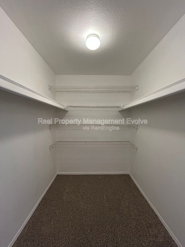 Building Photo - 9465 N 92nd St