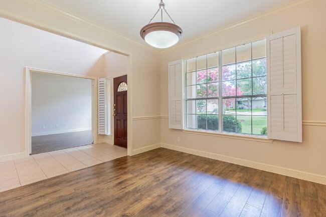 Building Photo - 1806 Three Forks
