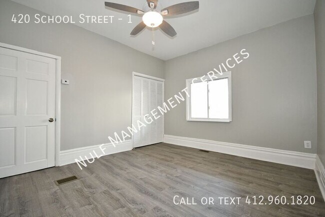 Building Photo - 420 School St