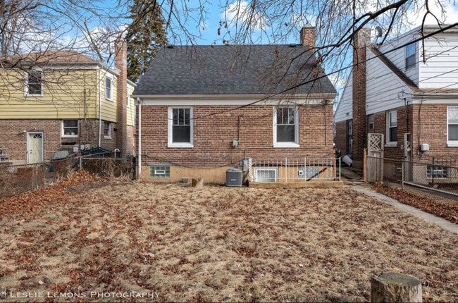 Building Photo - 626 Manchester Ave