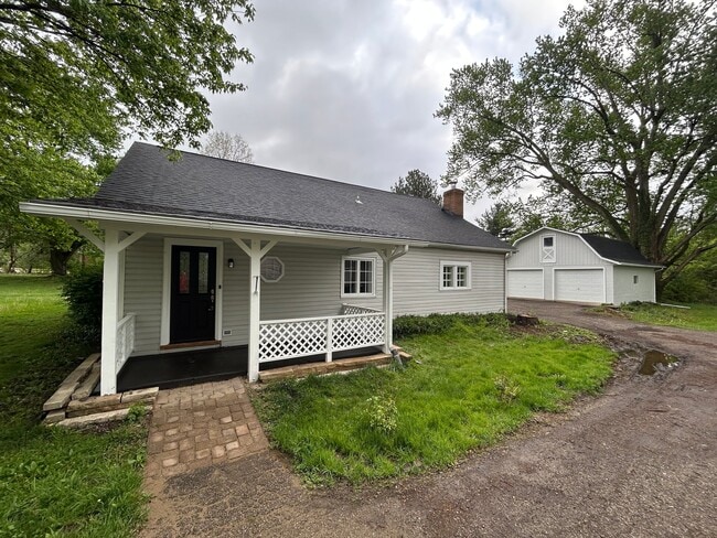 Building Photo - 14 Taylor Rd