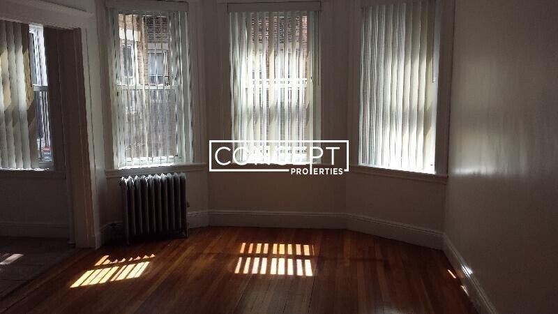 Building Photo - 151 Park Dr