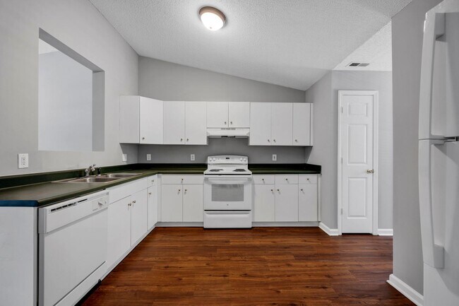 Building Photo - 2br 2ba apartment, China Grove NC - $1095....