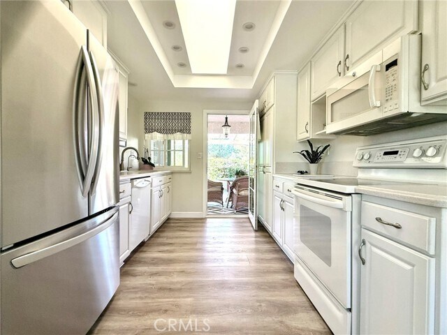 Building Photo - 23611 Vía Storni