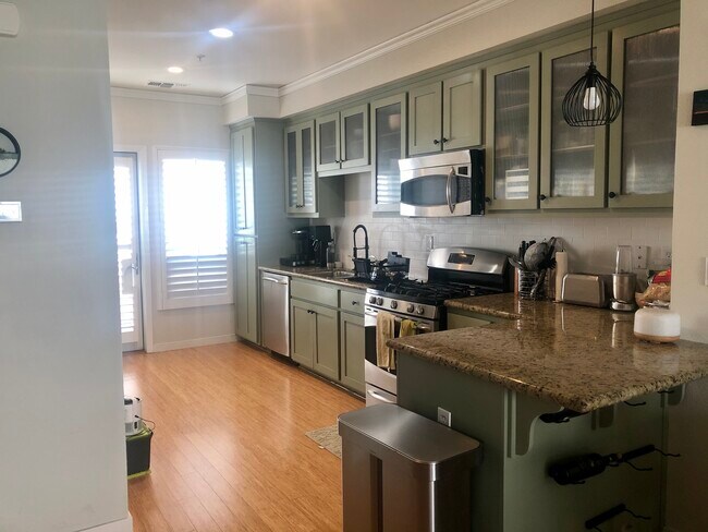 kitchen - 702 Zephyr Dr