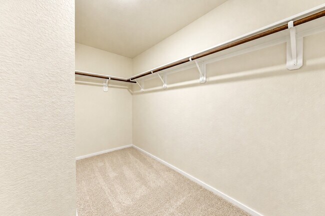 Building Photo - 18539 Lndg Mdws Ln