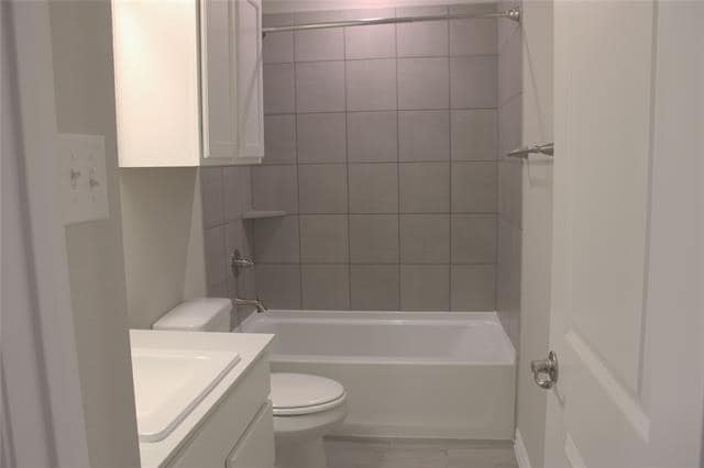 Building Photo - 2908 Mare Dr