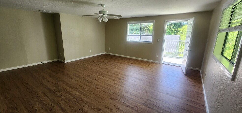 Living room - 8124 138th St E