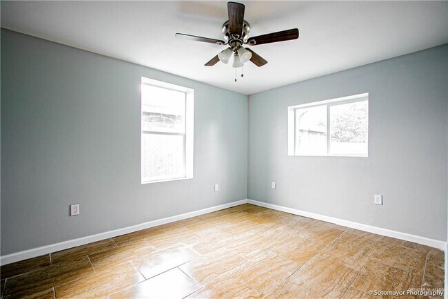 Building Photo - 315 N 3rd St