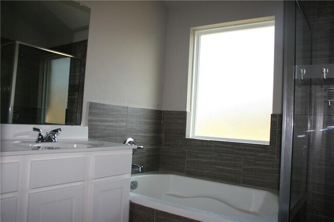 Building Photo - 6100 Cordillera Dr