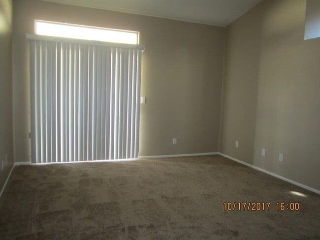 Building Photo - CANYON CREST GORGEOUS SINGLE STORY